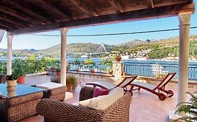 Stone House Jele